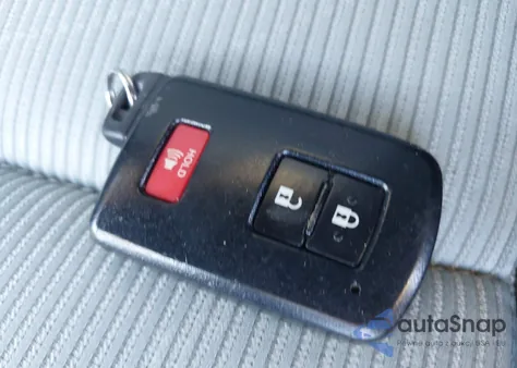 2014 Toyota Prius C Three из США, поврежденный, VIN JTDKDTB35E1072240